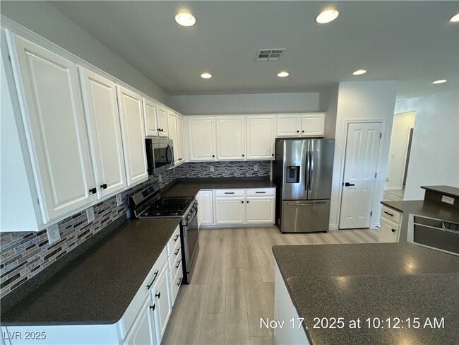 Foto del edificio - 2335 Meteor Shower St