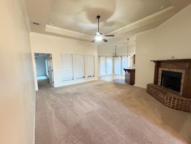 Building Photo - Half off first month rent! Gated Community close to Barksdale Air Force Base... W/Community Pool