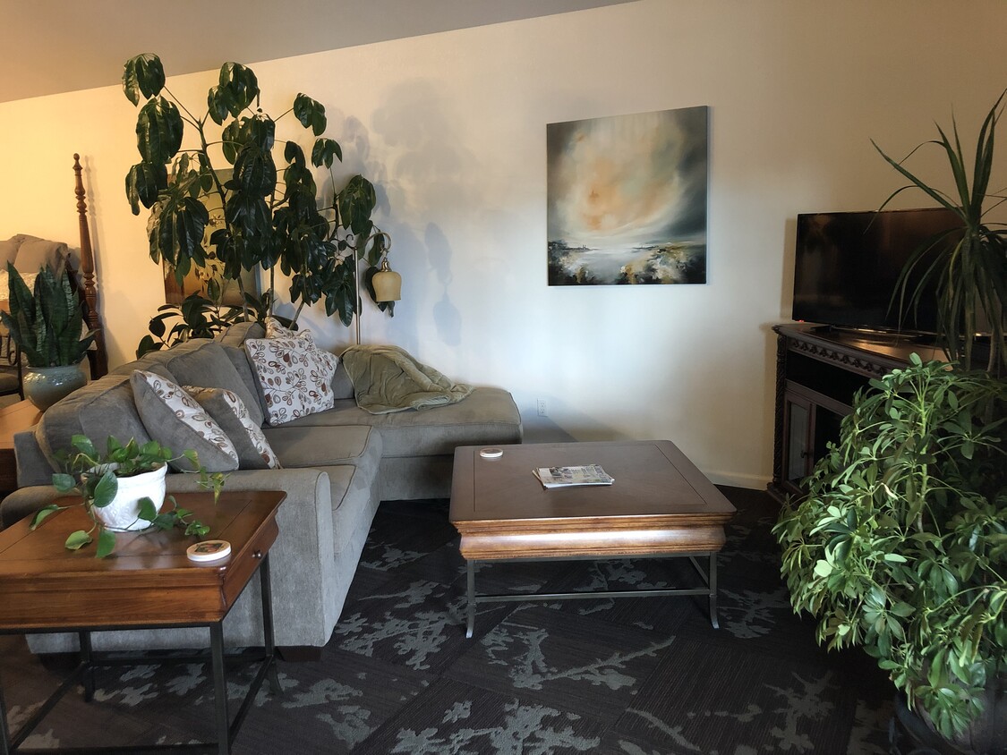 300 S Holden St, Warrensburg, MO 64093 Condo for Rent in Warrensburg