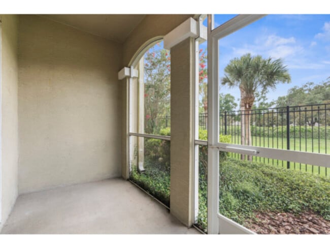 Foto del edificio - 5988 Summerhill - 2 beds - Open house on S...