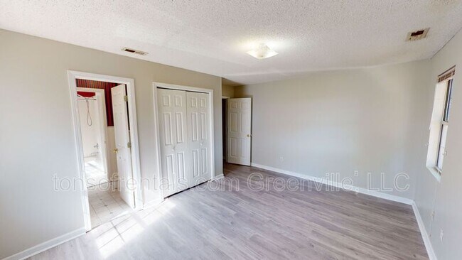 Foto del edificio - 1552 Shoally Creek Rd
