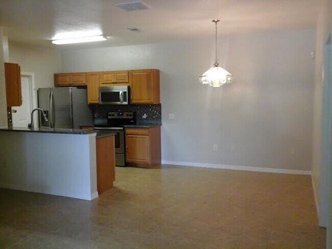 Foto del edificio - 6011 Hemingway Cir