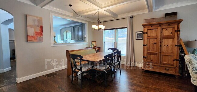 Foto del edificio - 952 Violet St SE