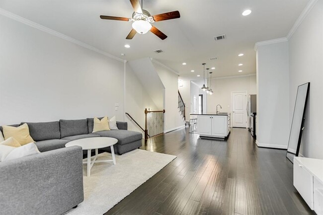 Building Photo - 11921 Terraza Cir
