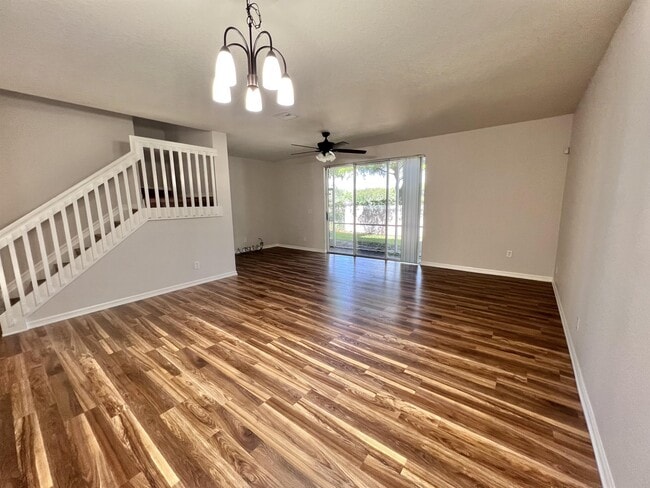 Foto del edificio - 3185 Antica St