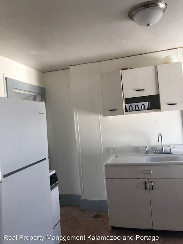 209 N Main St, Wayland, MI 49348 Room for Rent in Wayland, MI