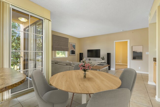 Gatehouse on the Green - Apartments in Plantation, FL | Apartments.com