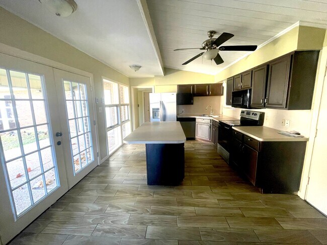 Foto del edificio - 7906 Pecan Villas Dr