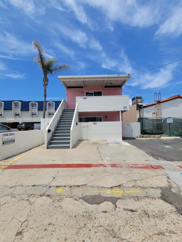 Primary Photo - 760 Wave Crest Ct