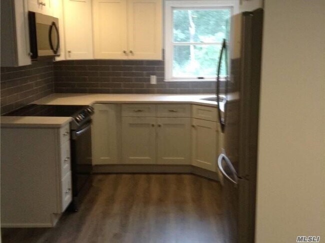 Building Photo - 1084 Sipp Ave
