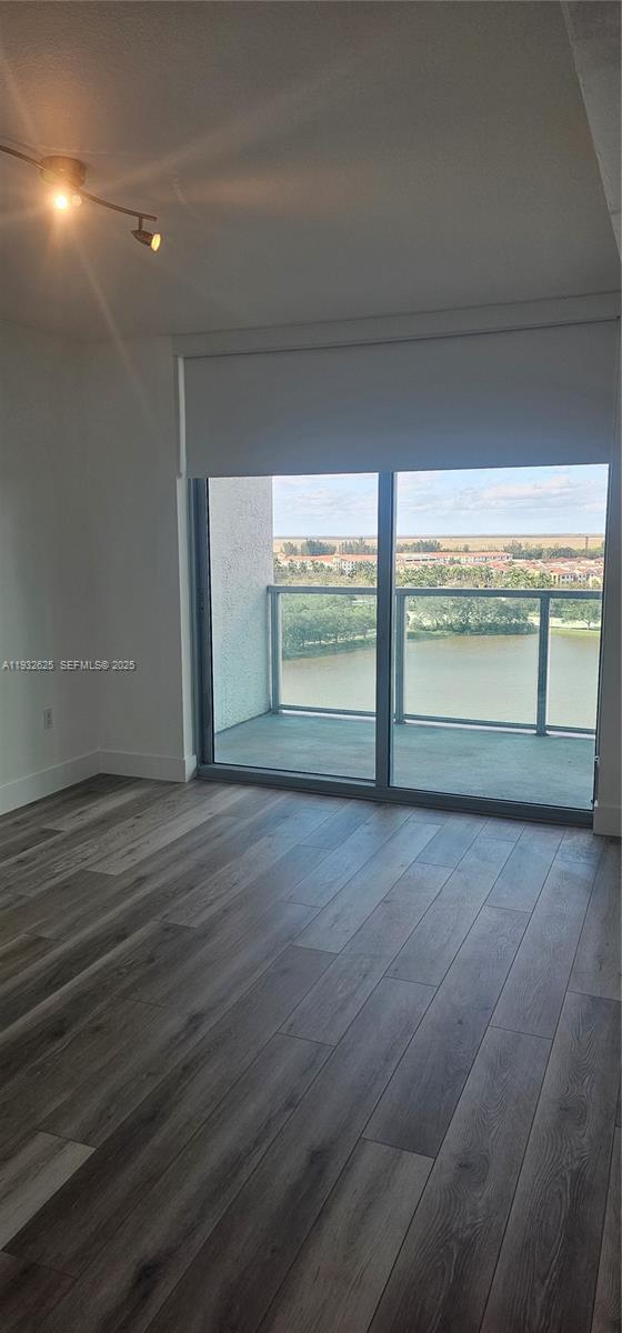 Building Photo - 2681 N Flamingo Rd