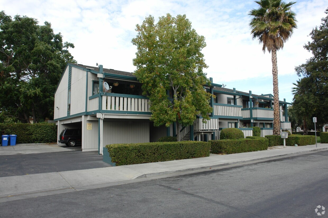 Building Photo - 544 Chiechi Ave