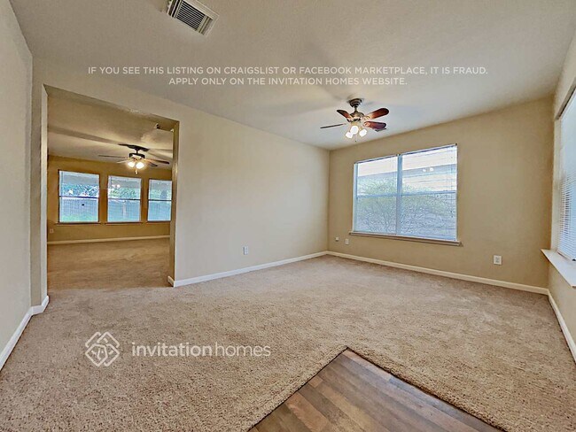 Foto del edificio - 13742 Clarks Fork Dr