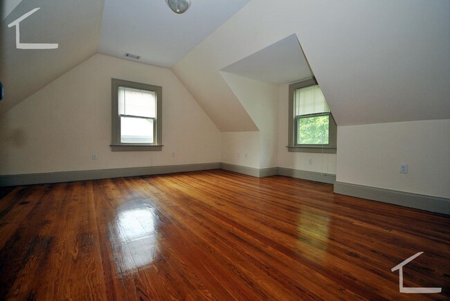 Foto del edificio - Awesome 6 Bed - 3 Bath Allston Apartment