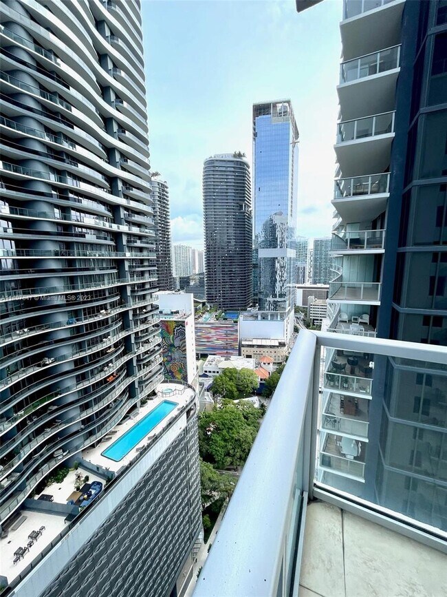 Foto del edificio - 1050 Brickell Ave