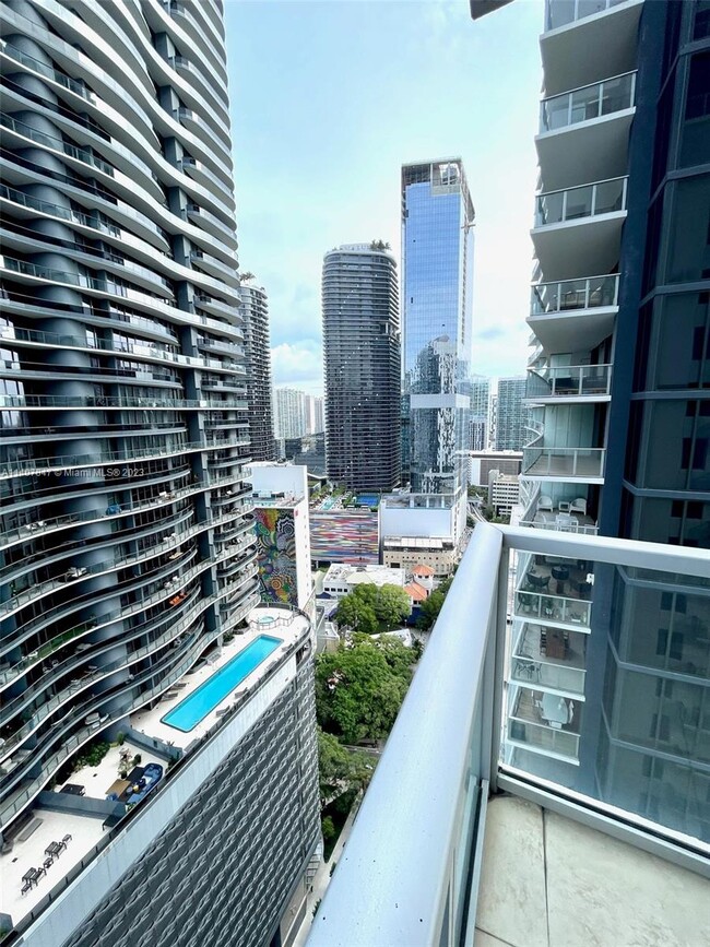 Building Photo - 1050 Brickell Ave