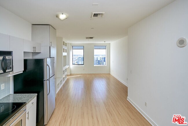 Building Photo - 3810 Wilshire Blvd