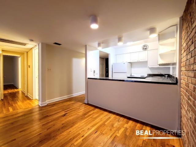 Building Photo - 2 bedroom in CHICAGO IL 60610