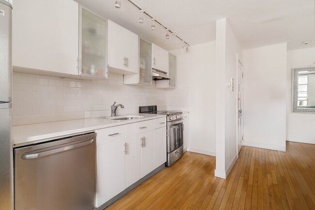 Building Photo - 5 N Margin St