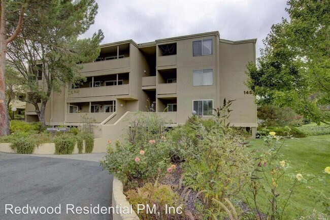 Building Photo - 1370 Townview Ave