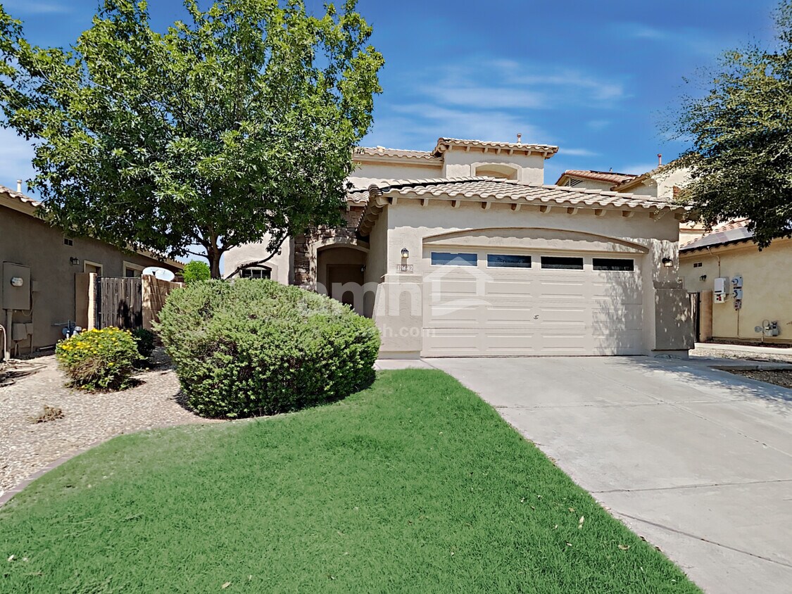 Foto principal - 18642 W Sunnyslope Lane