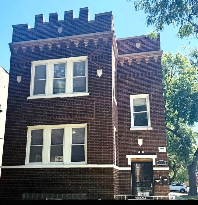 Building Photo - 1801 N Lotus Ave