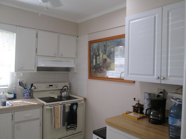 Foto del edificio - 2731 Barkley Dr W