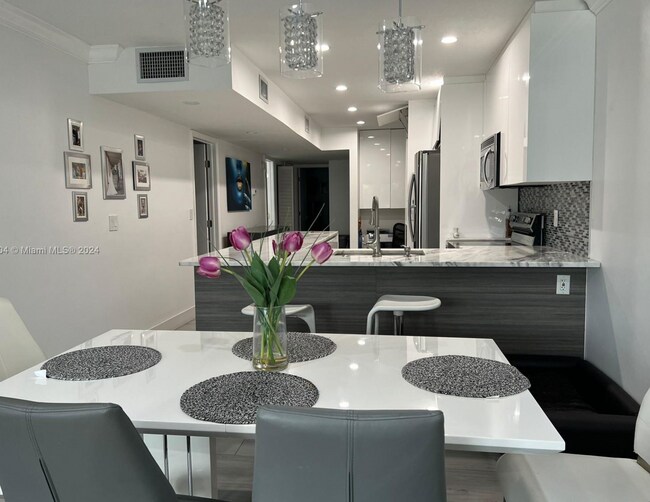 Foto del edificio - 1021 Mockingbird Ln