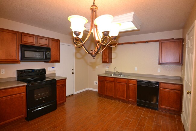 Foto del edificio - Bedroom 2 Bath Home in Desirable NW Bridge...