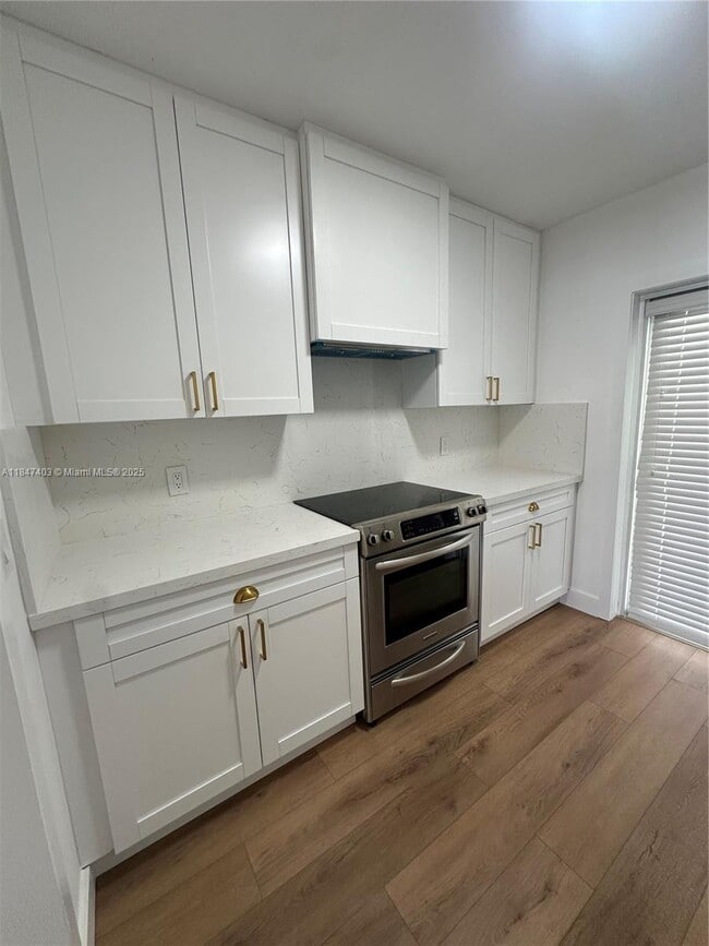 Foto del edificio - 4315 SW 9th Terrace