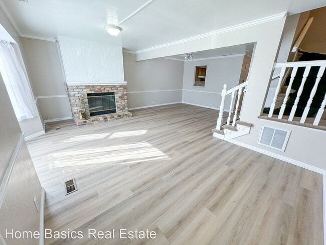 Building Photo - 3 br, 2.5 bath House - 430 N. 470 W. Apt #12