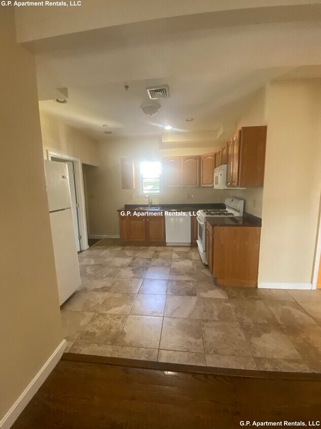 6 Edith Ave Unit 2, Everett, MA 02149 Condo for Rent in Everett, MA