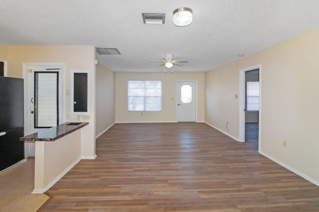Building Photo - North Port Annual Home for Rent