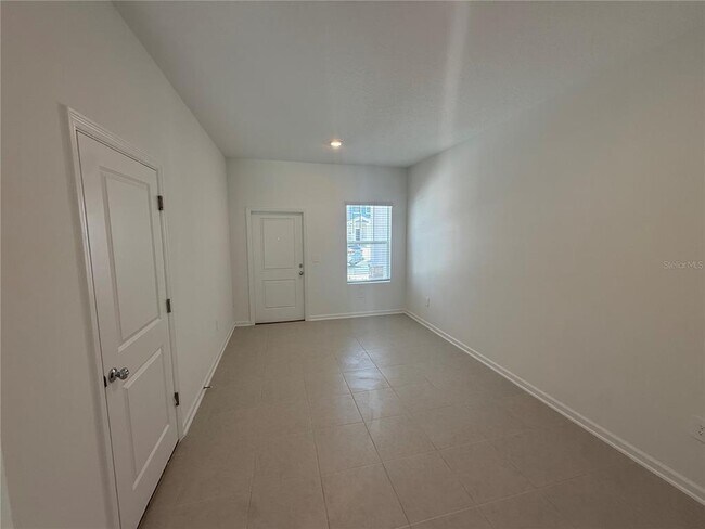 Building Photo - 3079 Chromatic St