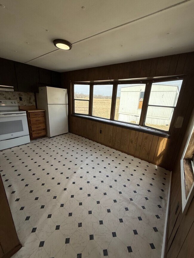 Foto del edificio - Cozy 2-Bedroom Home with Country Living – Diamond, MO