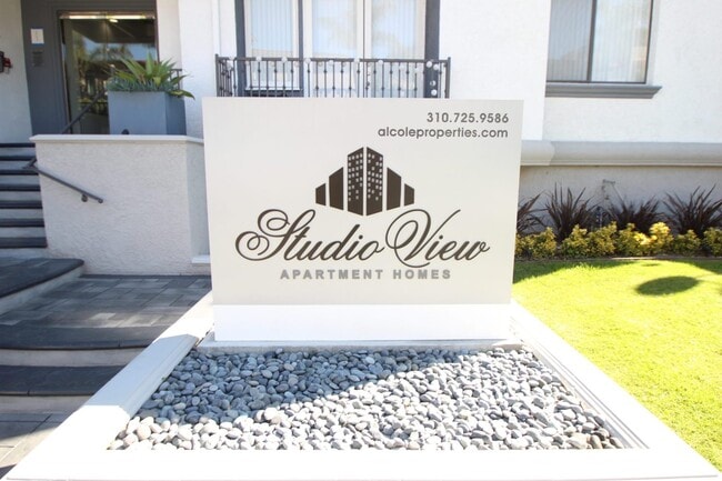Foto del edificio - 3848 Mentone Ave