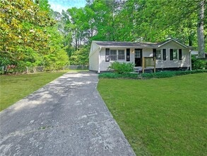 Building Photo - 8438 Stonewall Jackson Dr