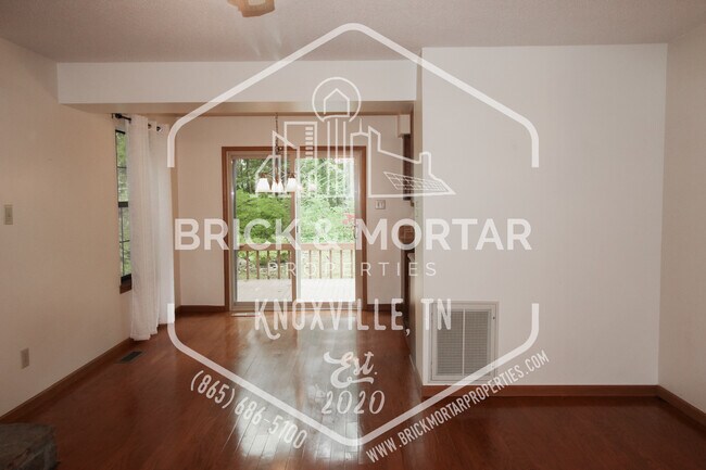 Foto del edificio - 912 Wildwood Garden Dr