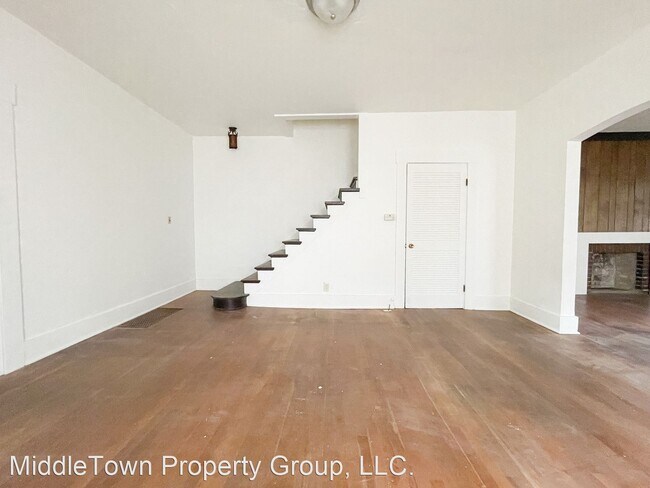Building Photo - 3 br, 2 bath House - 220 N 16th St.