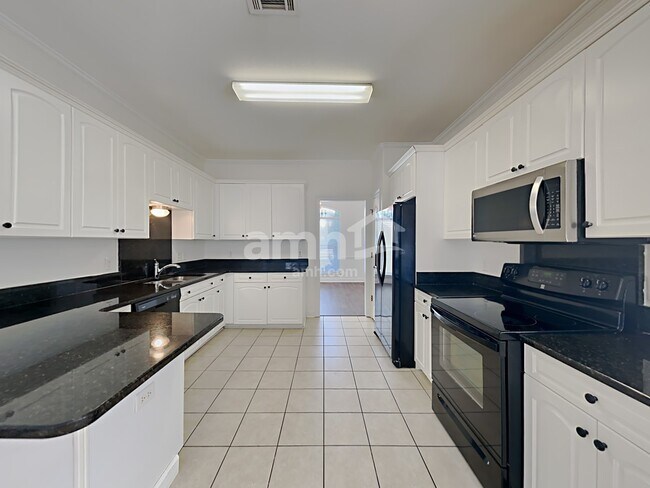 Building Photo - 9664 Woodland Creek Ln