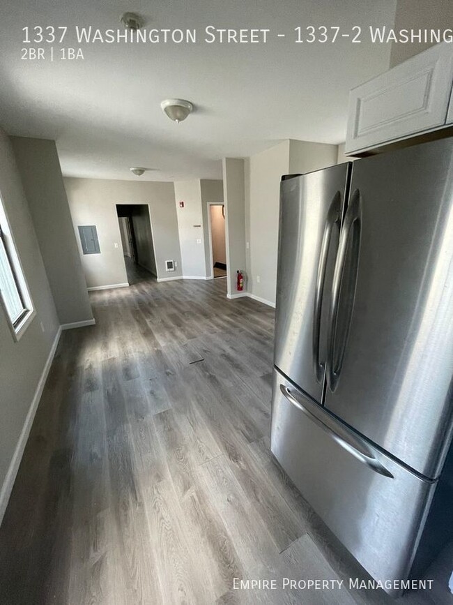 Building Photo - 2nd floor: 2 Bedroom / 1 Bathroom in Easton !