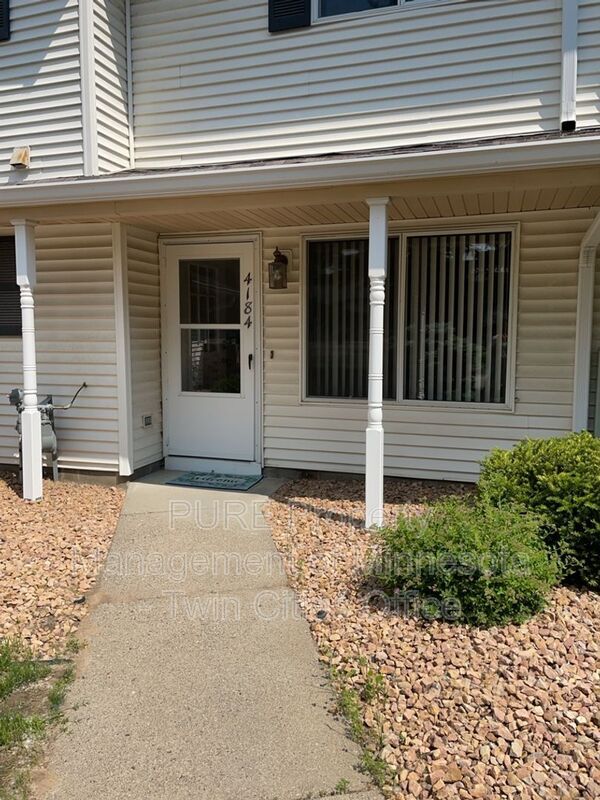 Primary Photo - 4184 White Bear Pkwy