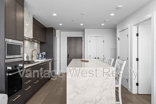 Building Photo - 3700-3700 Capozzi Rd