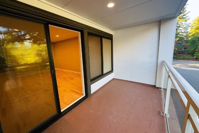 Foto del edificio - 2Bd/1Ba Bellevue Condo