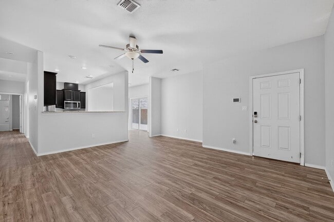 Building Photo - 1504 Gulfstream Dr SE