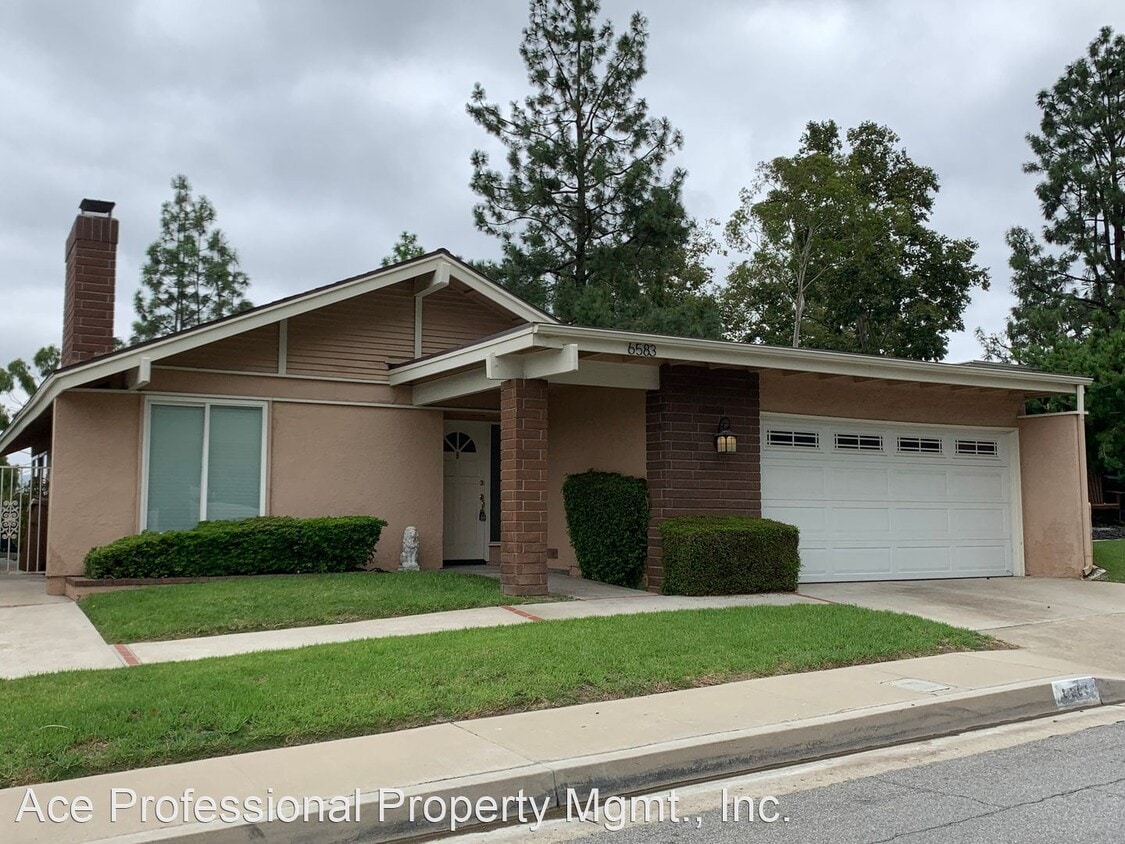 Primary Photo - 3 br, 2 bath House - 6583 E Via Arboles