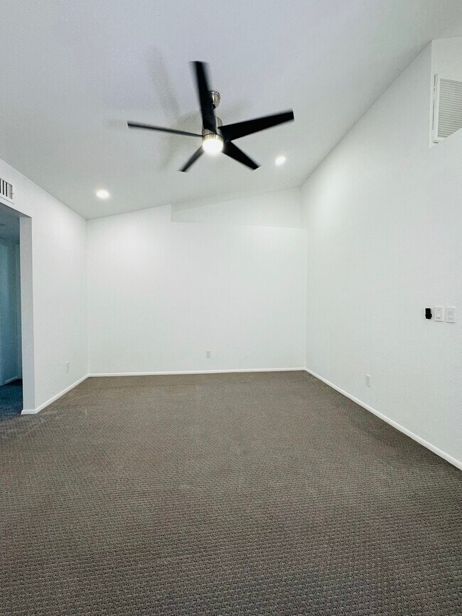 Foto del edificio - 6335 E Brown Rd
