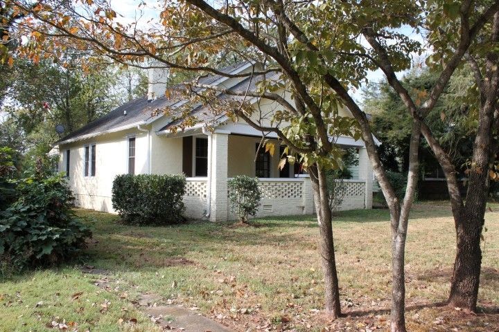 Primary Photo - Bungalow Home Near Historic Area of Downtown