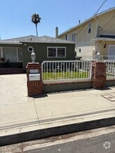 Building Photo - 10715 Helendale Ave