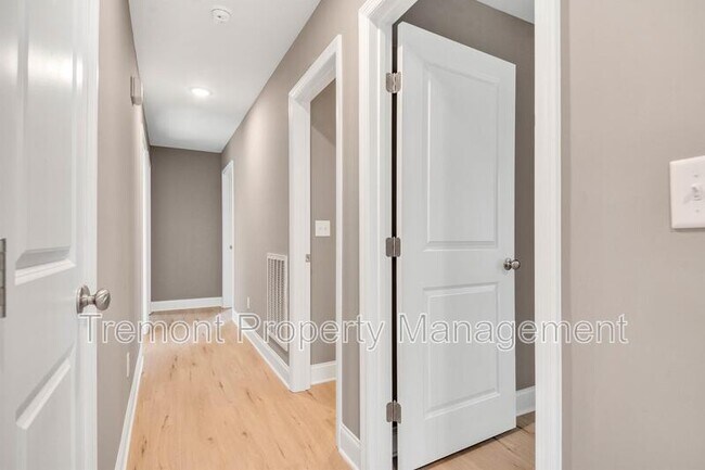 Foto del edificio - 2419 13th Ave